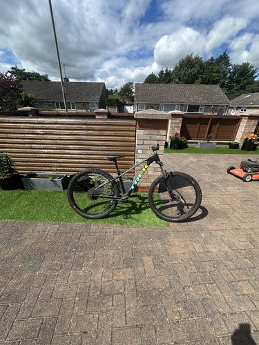 Trek mountain bike - trek, wheels