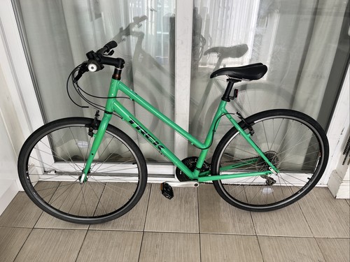 Trek fx2 hybrid bike medium - trek,